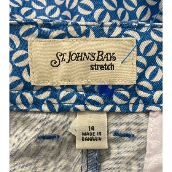 NWT Blue White Geometric Print Stretch Capri Pants Size 14 St. John Bay Casual - Picture 5 of 8